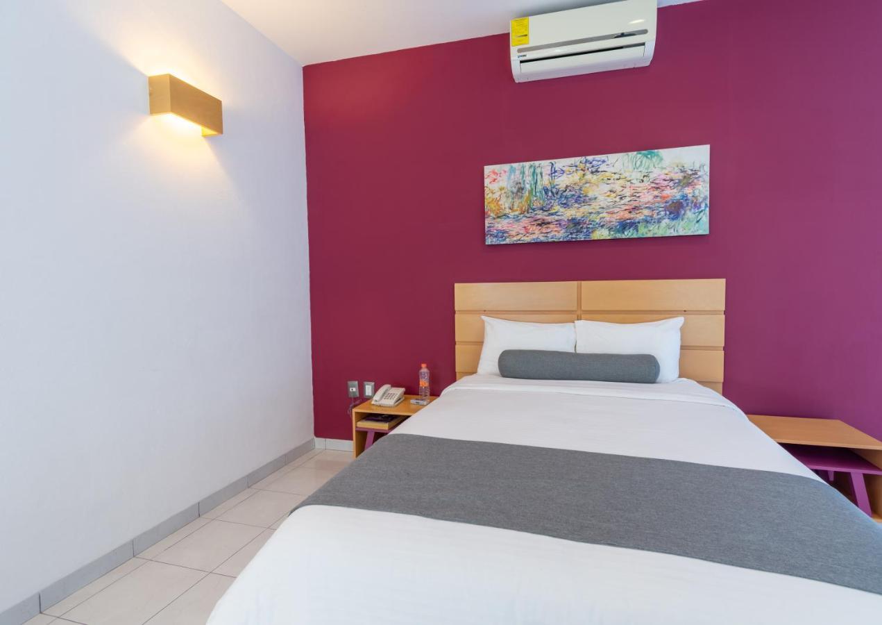 Hotel Mexico Inn Express Salamanca Bagian luar foto